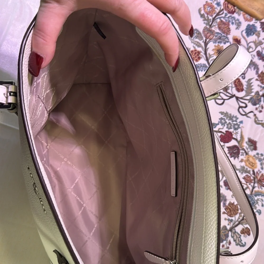 Michael Kors MK Aria Medium White Leather Tote with Silver Hardware EUC